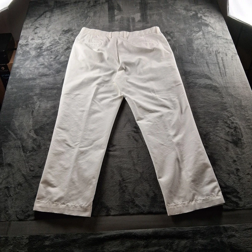 Roundtree & Yorke Chino Pants Mens 38x30 White Cotton Blend Straight Leg Casual